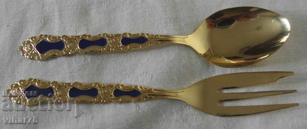 Delivery of Gold-plated 24 karat cutlery - forks, spoons and spatula Delivery of Gold-plated 24 karat cutlery - forks, spoons and spatula