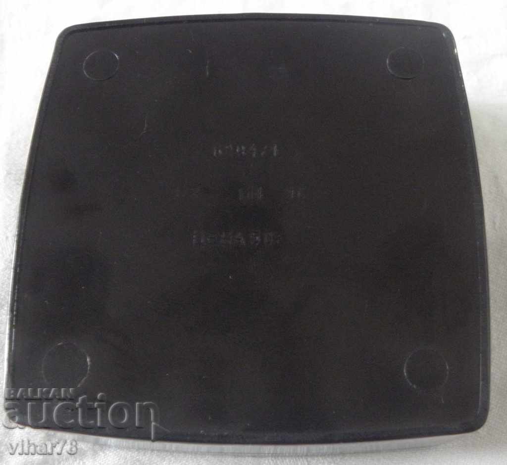 Bakelite paint box - 5 Bakelite paint box - 5