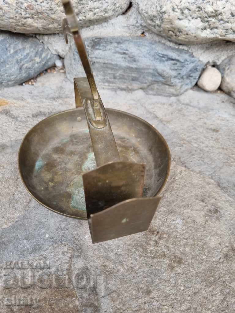 Delivery of Brass ashtray with cigarette cutter. Delivery of Brass ashtray with cigarette cutter.