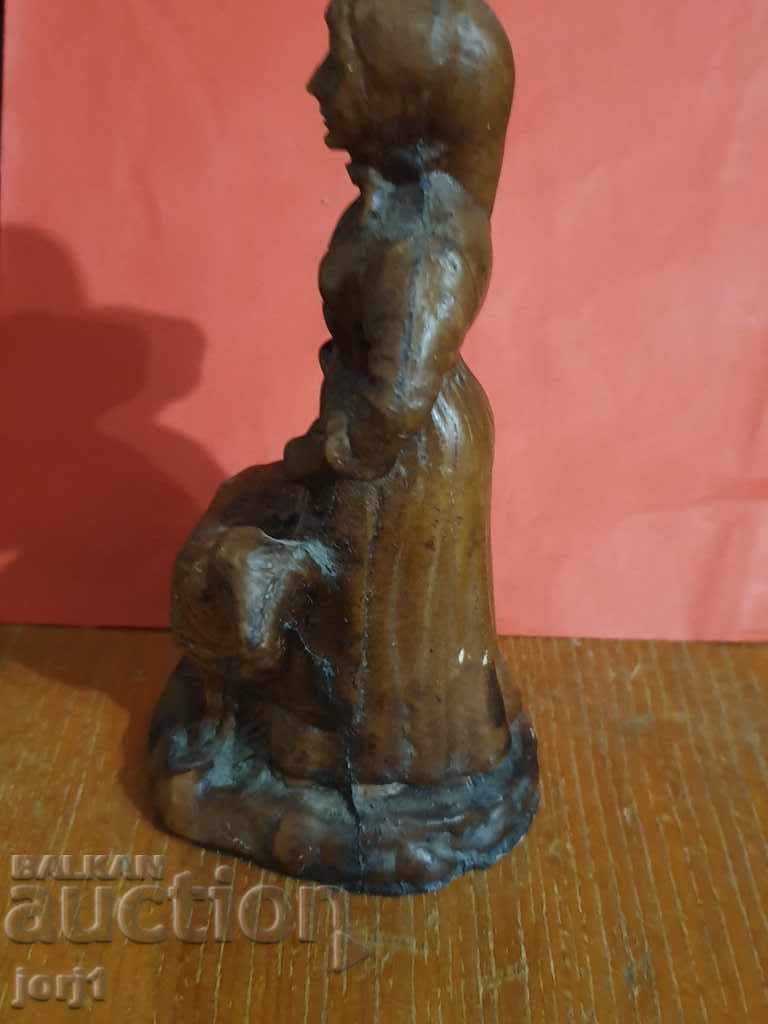 Auction  very beautiful old figure.