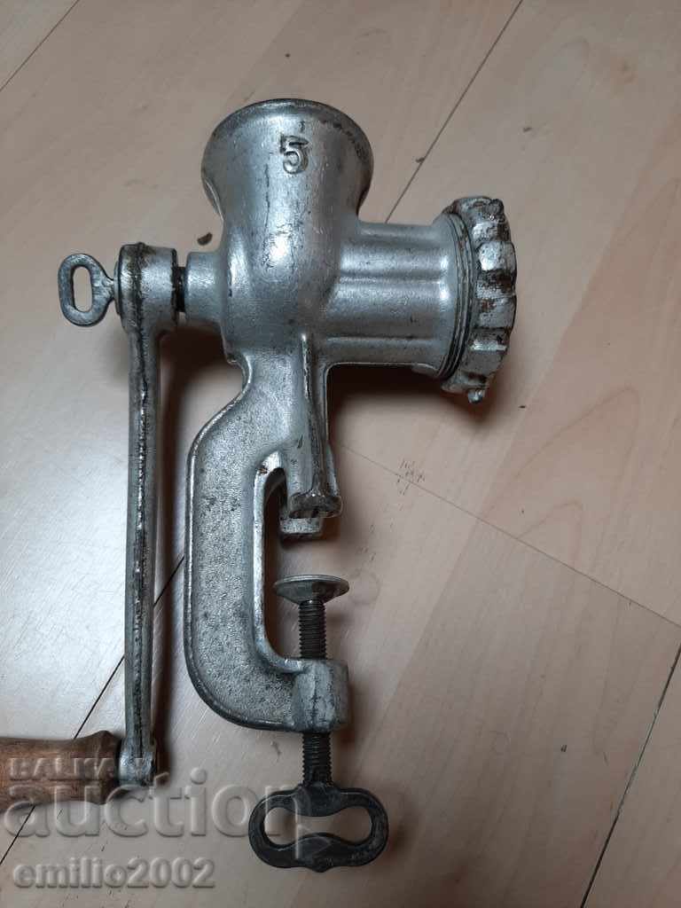 Meat grinder Leningrad with price 14.00 BGN | € 7.16 Meat grinder Leningrad with price 14.00 BGN | € 7.16
