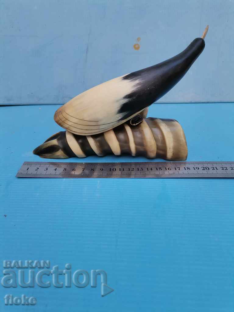 Auction Horn figurine Auction Horn figurine