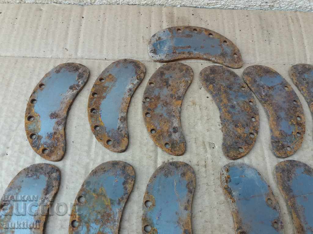 Auction SET OF 13 FORGED BUFFALOE HORSESHOES Auction SET OF 13 FORGED BUFFALOE HORSESHOES