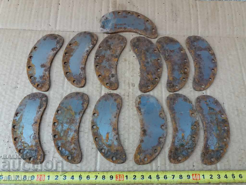 SET OF 13 FORGED BUFFALOE HORSESHOES - 5 SET OF 13 FORGED BUFFALOE HORSESHOES - 5