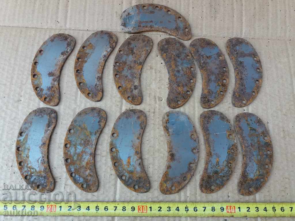 SET OF 13 FORGED BUFFALOE HORSESHOES - 7 SET OF 13 FORGED BUFFALOE HORSESHOES - 7