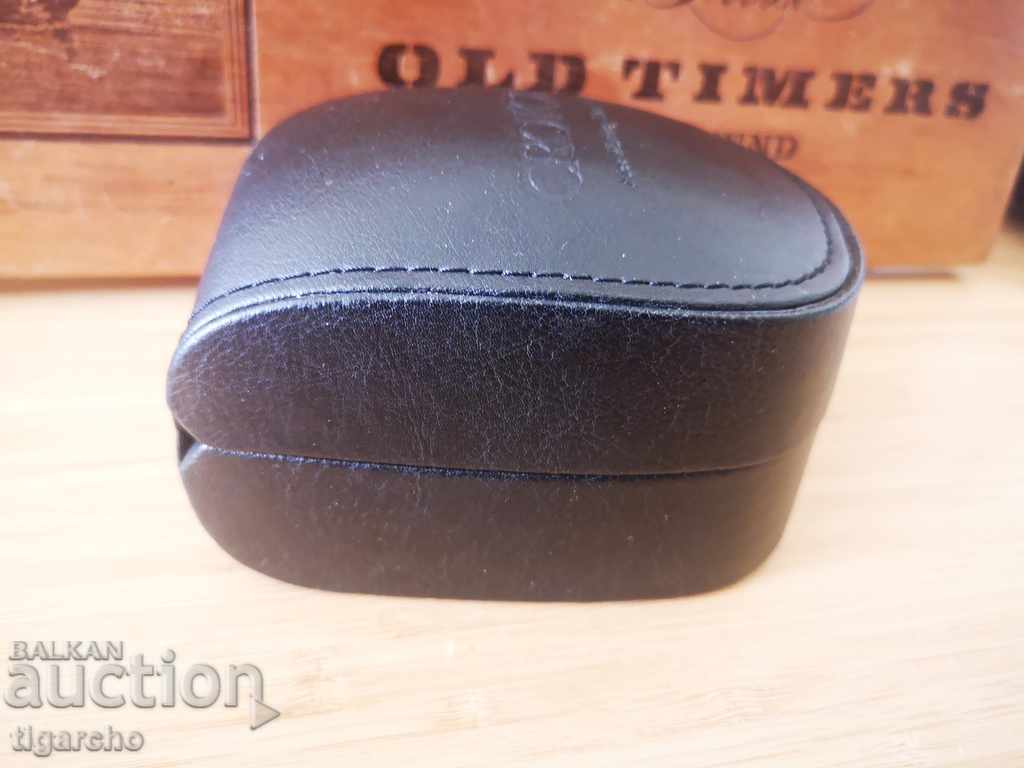 Auction  Croton watch case