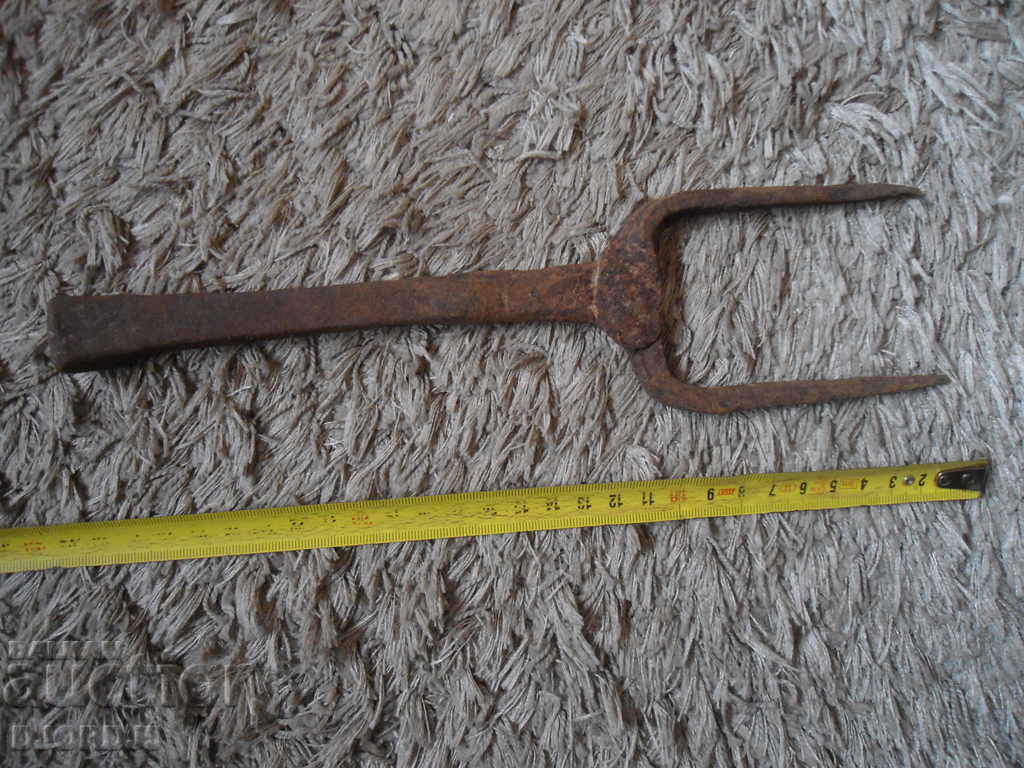 Delivery of An old anvil