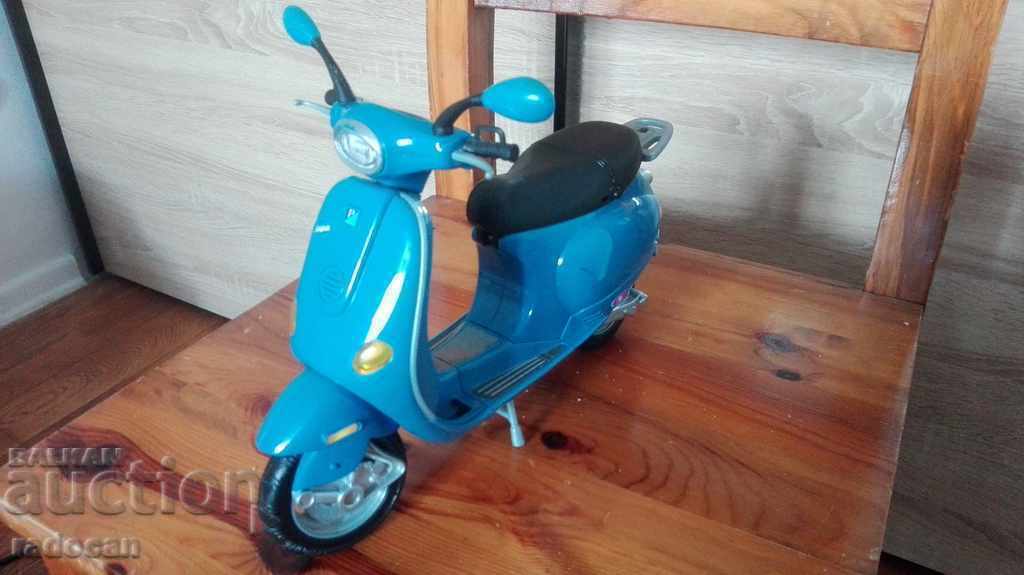 Motocicletă de jucărie Vespa, 30 cm, plastic