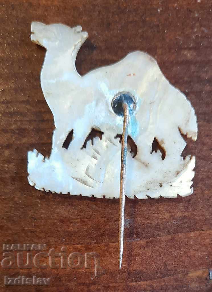 Old jewelry, camel made of mother-of-pearl with price 70.00 BGN | € 35.79 Old jewelry, camel made of mother-of-pearl with price 70.00 BGN | € 35.79