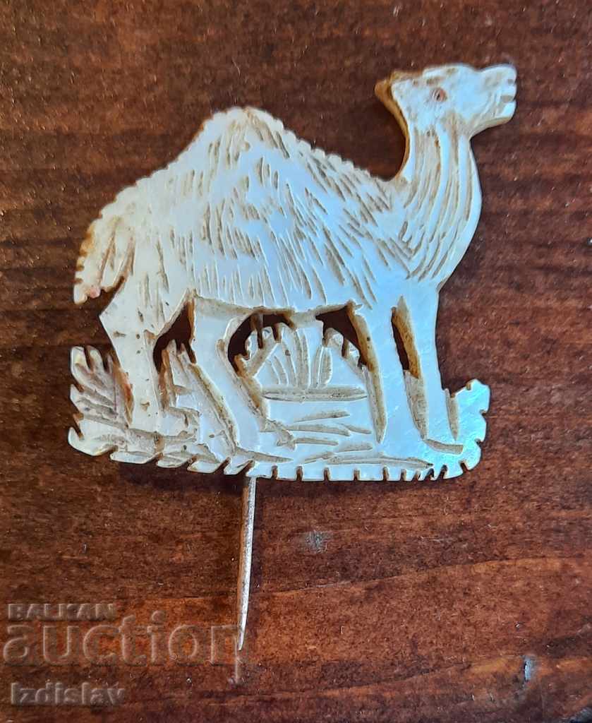 Old jewelry, camel made of mother-of-pearl