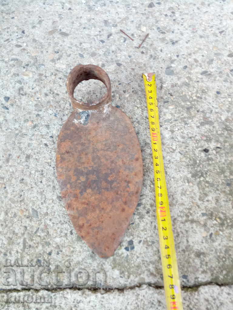 An old pick with price 9.99 BGN | € 5.11 An old pick with price 9.99 BGN | € 5.11