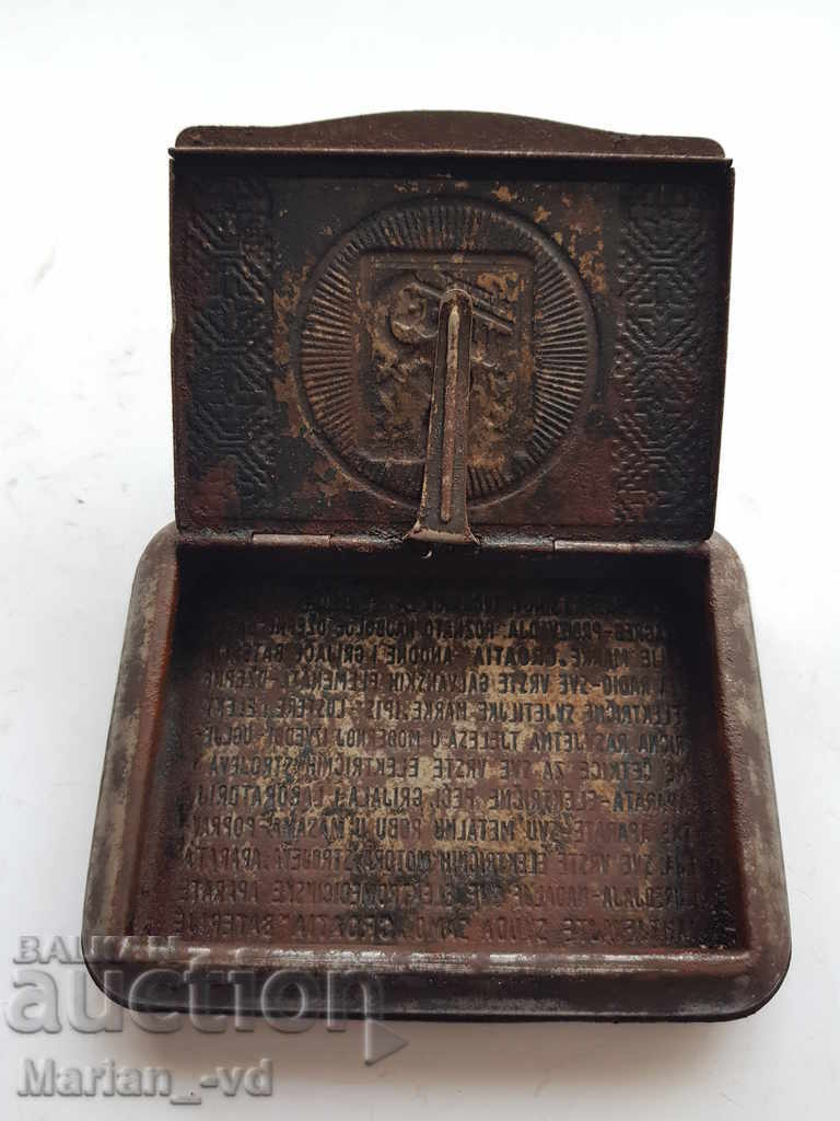 Auction RARE OLD METAL TOBACCO BOX Auction RARE OLD METAL TOBACCO BOX