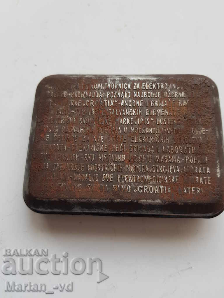 Delivery of RARE OLD METAL TOBACCO BOX Delivery of RARE OLD METAL TOBACCO BOX