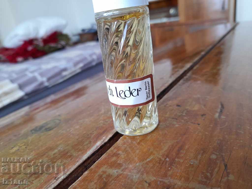 Auction  Old perfume Russisch Leder