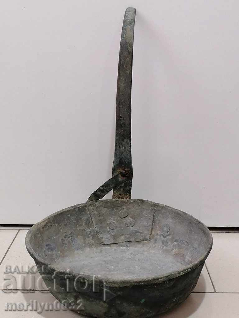 An old copper pan, a baker, a tray, a copper pot with price 69.00 BGN | € 35.28 An old copper pan, a baker, a tray, a copper pot with price 69.00 BGN | € 35.28