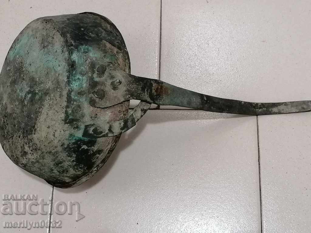 An old copper pan, a baker, a tray, a copper pot - 7 An old copper pan, a baker, a tray, a copper pot - 7