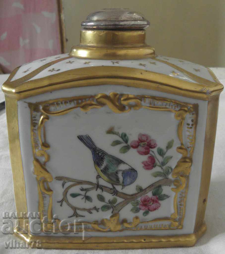 Old porcelain tea box with price 179.99 BGN | € 92.03 Old porcelain tea box with price 179.99 BGN | € 92.03