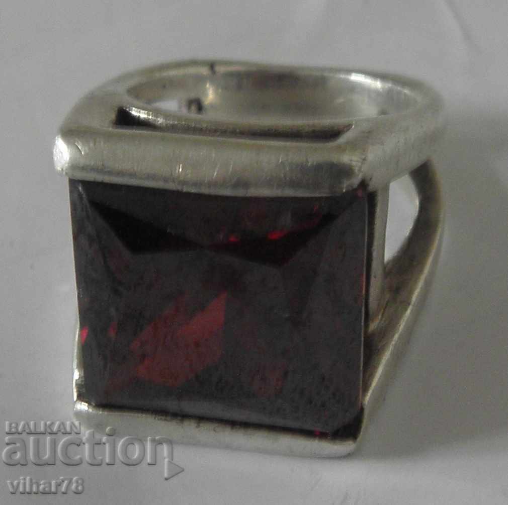 СРЕБЪРЕН ПРЪСТЕН с цена 99.99 лв. | € 51.12 СРЕБЪРЕН ПРЪСТЕН с цена 99.99 лв. | € 51.12