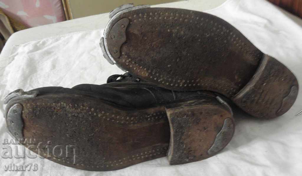 Old military boots with straps - 5