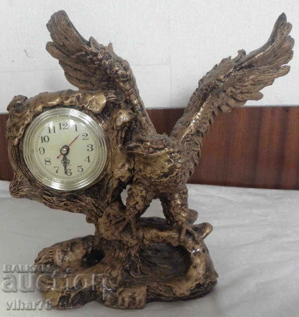 ΕΠΙΤΡΑΠΕΖΙΟ ΡΟΛΟΙ ΧΑΛΑΖΙΑ