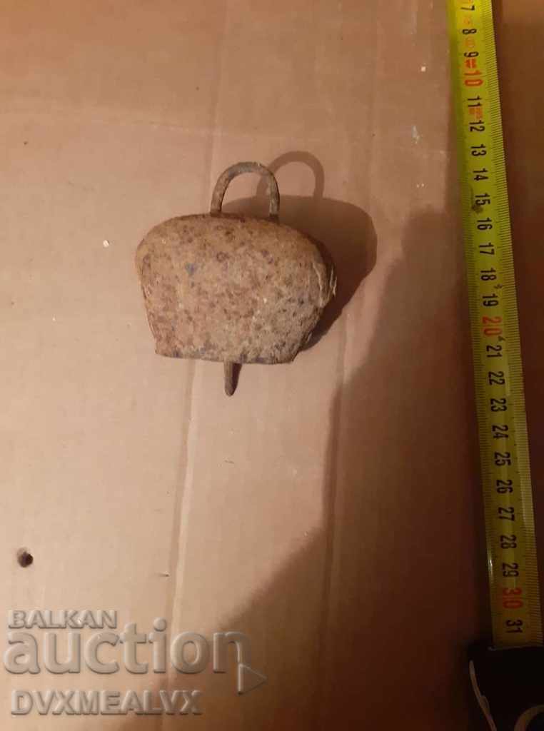 Clopot vechi, palme, cuva #2 cu preț 15.00 BGN | € 7.67 Clopot vechi, palme, cuva #2 cu preț 15.00 BGN | € 7.67