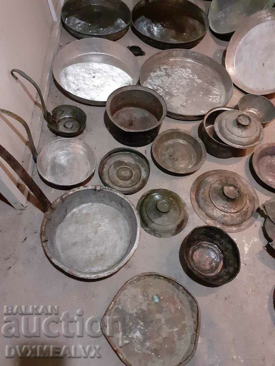Huge lot of copper, copper vessels, mints, boilers with price 610.00 BGN | € 311.89 Huge lot of copper, copper vessels, mints, boilers with price 610.00 BGN | € 311.89