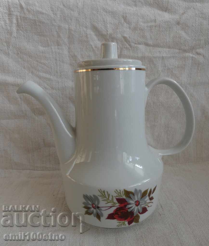 Auction Beautiful teapot old Bulgarian porcelain Auction Beautiful teapot old Bulgarian porcelain