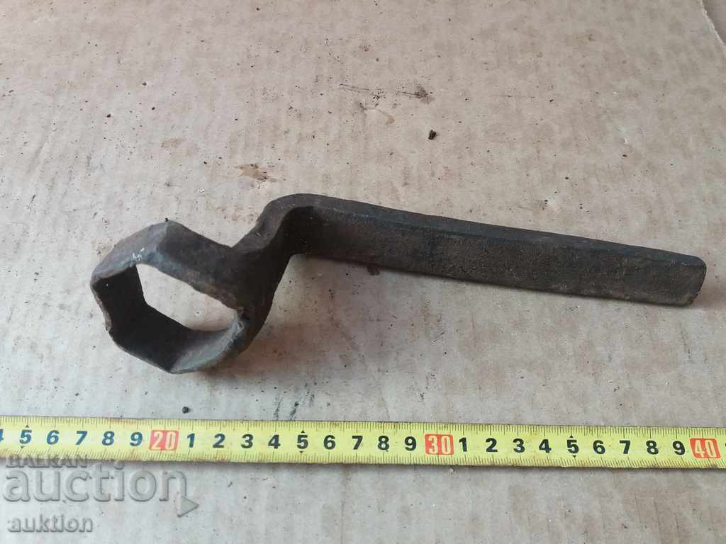 Auction REVIVAL FORGED WRENCH OF TROLLEY, WAGON, TWO-WHEEL Auction REVIVAL FORGED WRENCH OF TROLLEY, WAGON, TWO-WHEEL