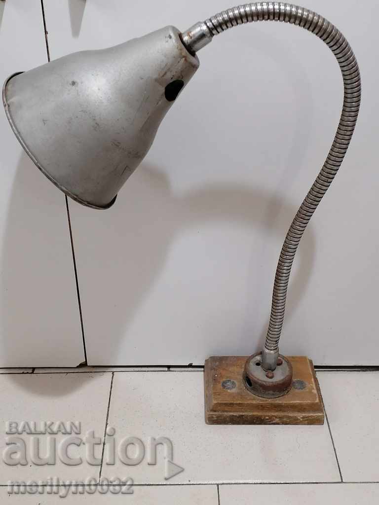Подвижна промишлена лампа отражател 60те години фасунга