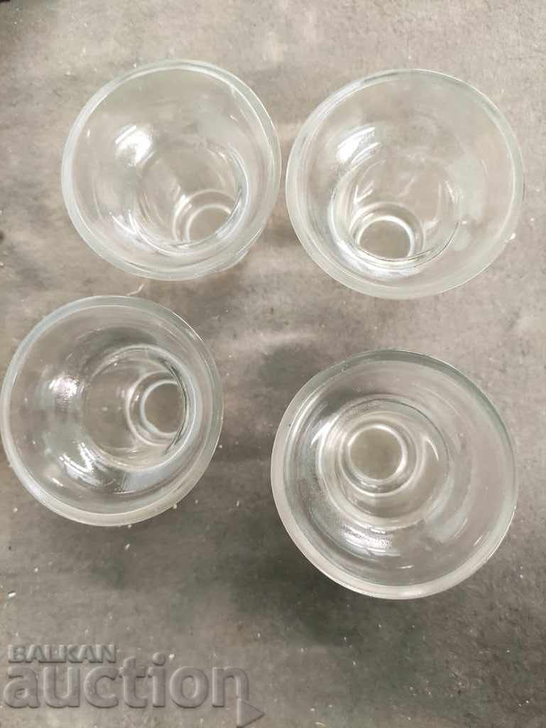 old suction cups 4 pieces - 6