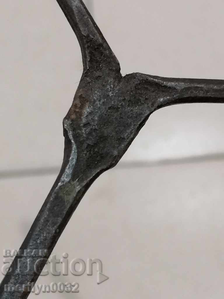 Delivery of Ancient crutch, burgundy, screwdriver, wrought iron Delivery of Ancient crutch, burgundy, screwdriver, wrought iron