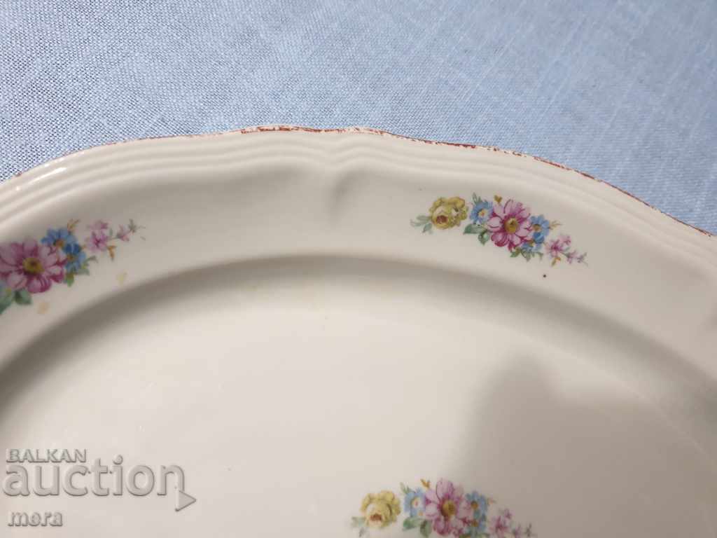 Auction  Porcelain plateau-Kitka-New market