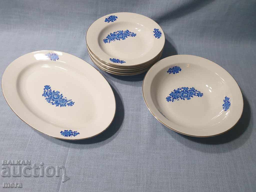 Porcelain plates and cloth-Wrist-New market with price 75.00 BGN | € 38.35