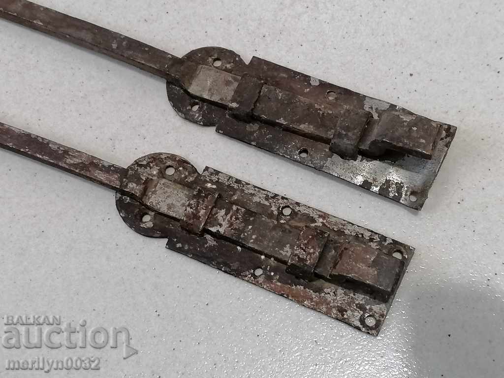 Delivery of Old forged latch 2 pieces, latch, lock, reamer