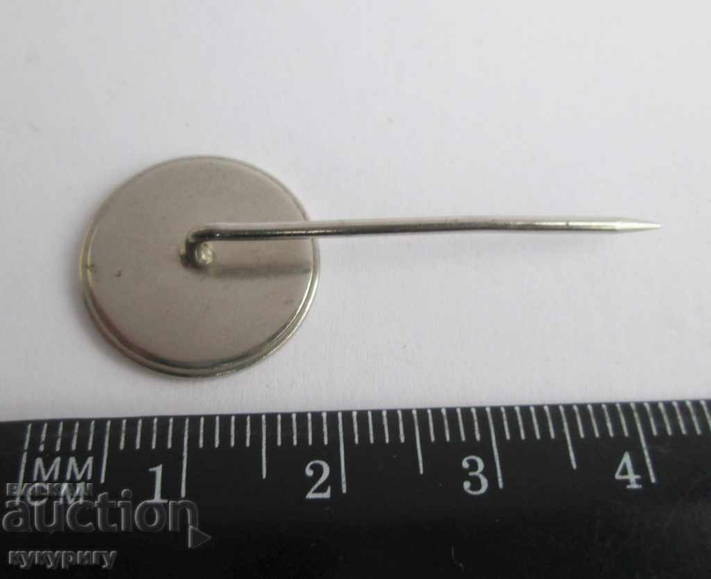 Delivery of Old music badge rock band AC / DC HEAVY METAL Delivery of Old music badge rock band AC / DC HEAVY METAL