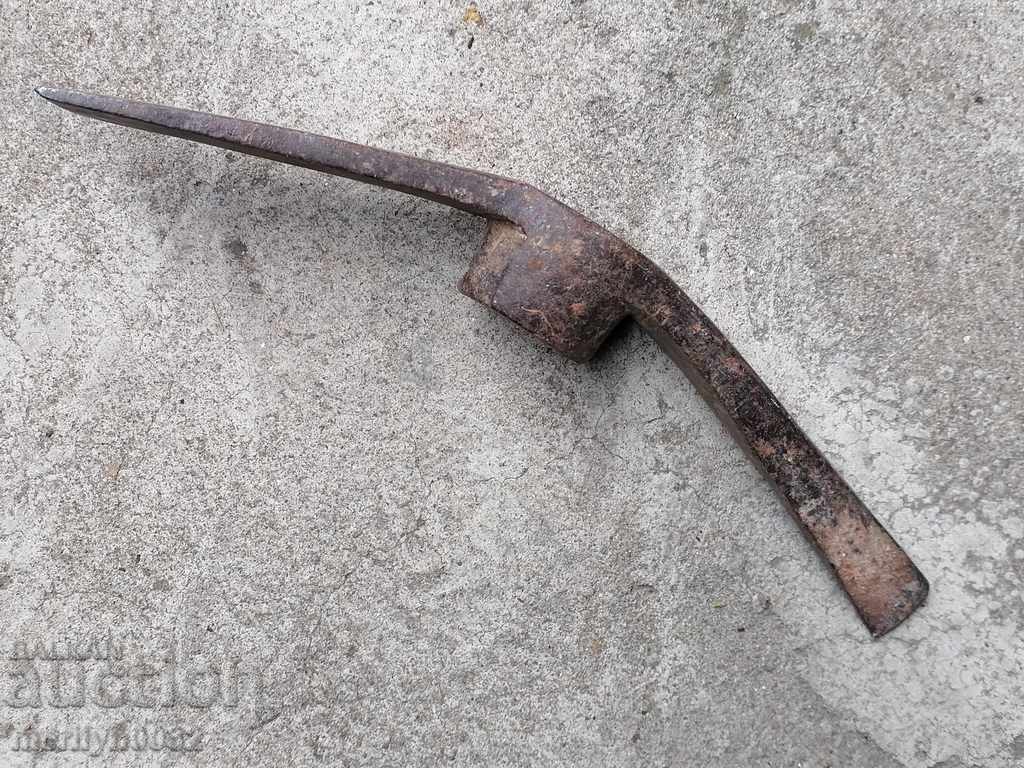 Delivery of Old pickaxe tool Delivery of Old pickaxe tool