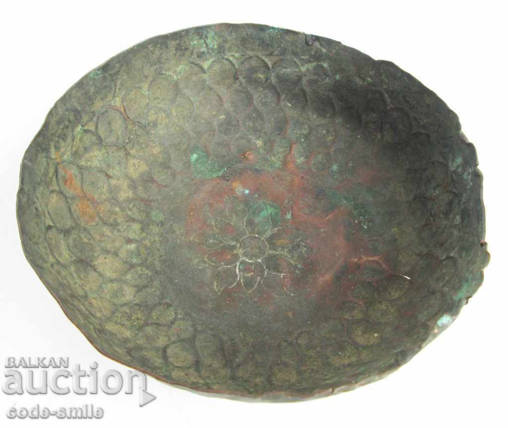 Auction Very old antique thin-walled wrought copper copper plate Auction Very old antique thin-walled wrought copper copper plate