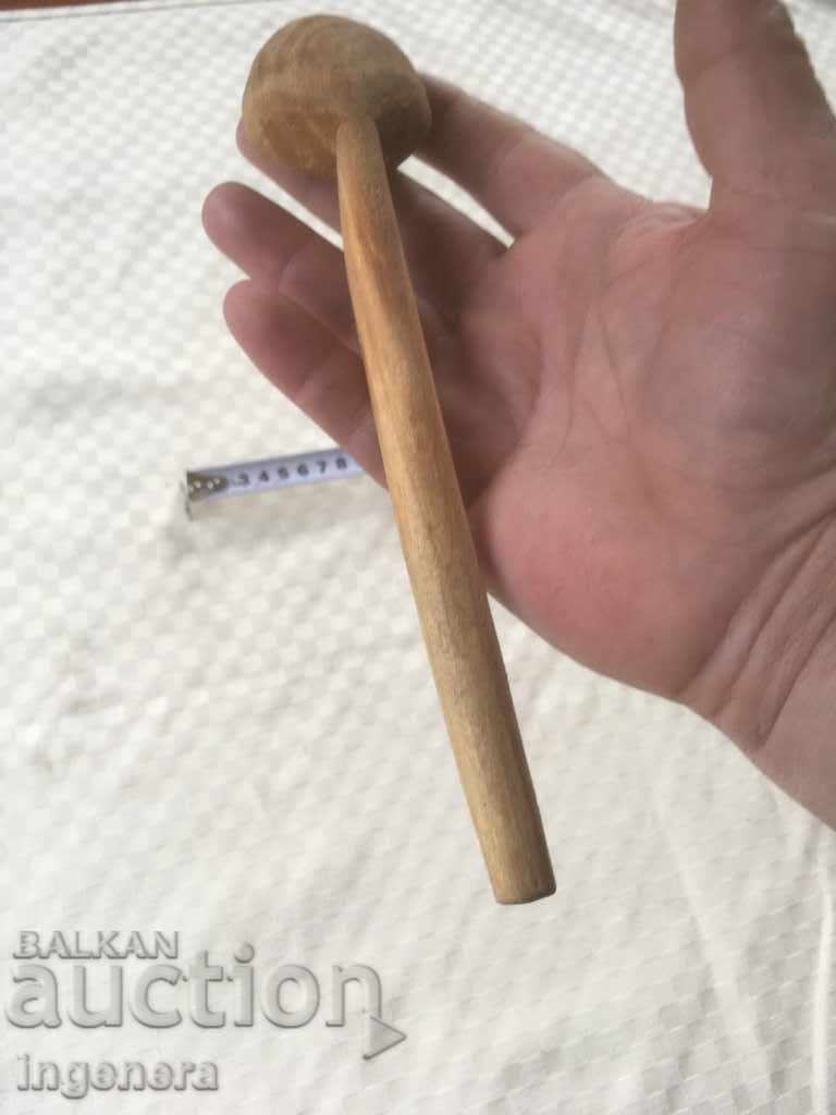 Auction SPOON WOOD ANCIENT SMALL AND COMFORTABLE Auction SPOON WOOD ANCIENT SMALL AND COMFORTABLE