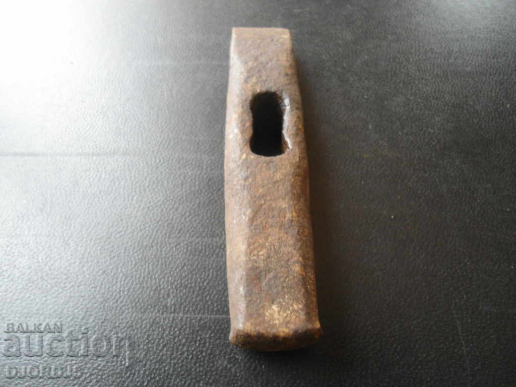 Auction An old hammer Auction An old hammer