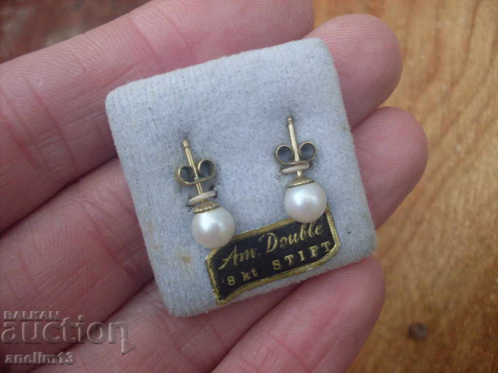 Delivery of OLD GOLDEN EARRINGS WITH PEARLS