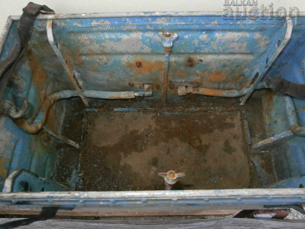 κιβώτιο αλουμινίου από τρόλεϊ εκτόξευσης αεροπλάνου Β' Παγκόσμιου Πολέμου με τιμή 75.00 BGN | € 38.35 κιβώτιο αλουμινίου από τρόλεϊ εκτόξευσης αεροπλάνου Β' Παγκόσμιου Πολέμου με τιμή 75.00 BGN | € 38.35