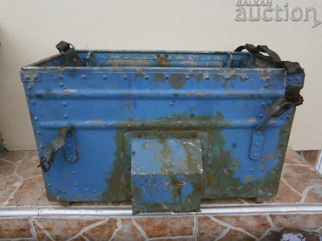 Δημοπρασία κιβώτιο αλουμινίου από τρόλεϊ εκτόξευσης αεροπλάνου Β' Παγκόσμιου Πολέμου Δημοπρασία κιβώτιο αλουμινίου από τρόλεϊ εκτόξευσης αεροπλάνου Β' Παγκόσμιου Πολέμου