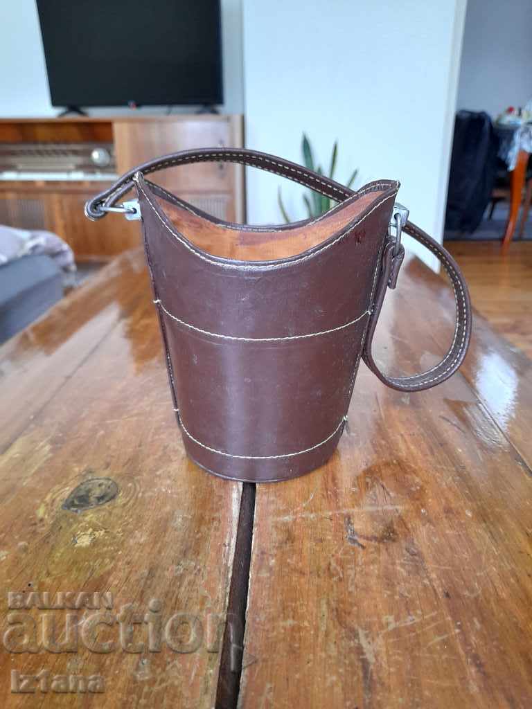 Licitație Cutie veche pentru sticle Pliska