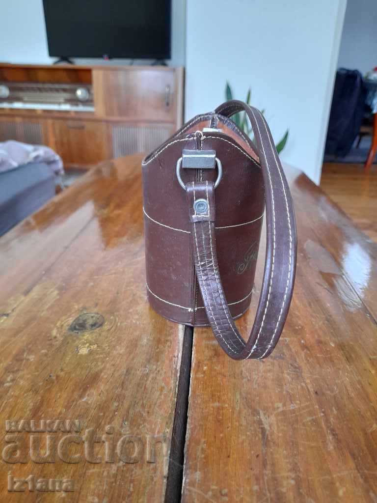 Livrarea Cutie veche pentru sticle Pliska