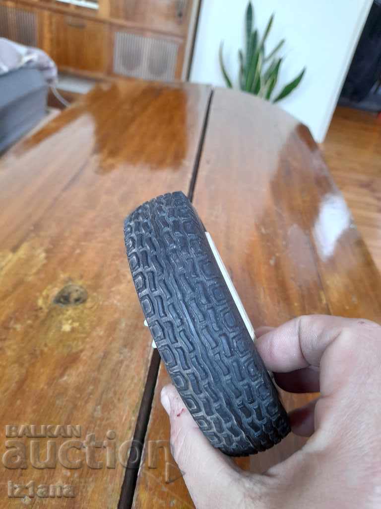 Delivery of Old ashtray Vida