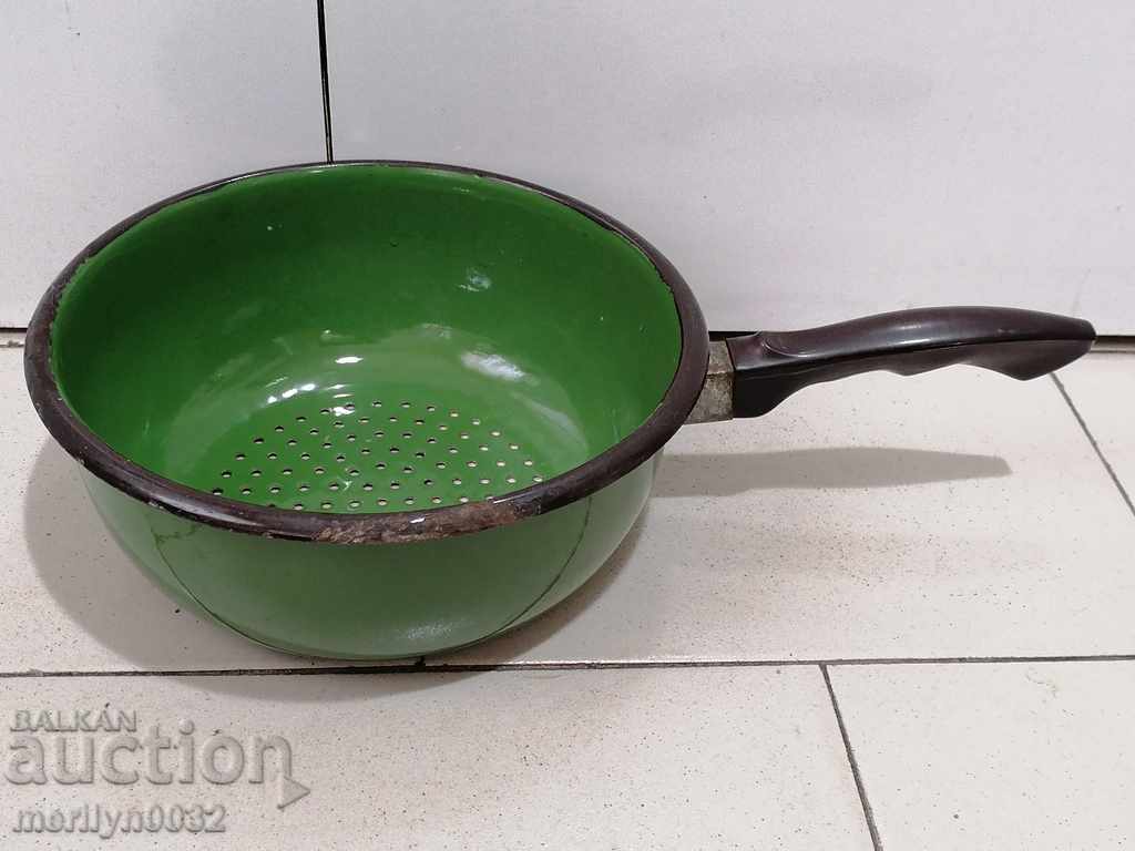 Enameled colander court enamel early socialist 70s PRC with price 43.00 BGN | € 21.99 Enameled colander court enamel early socialist 70s PRC with price 43.00 BGN | € 21.99