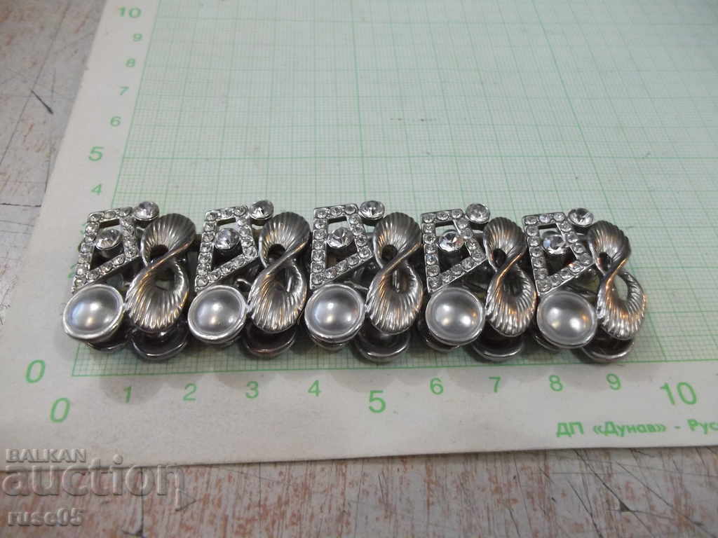 Auction Metal chain inlaid with extensible stones Auction Metal chain inlaid with extensible stones