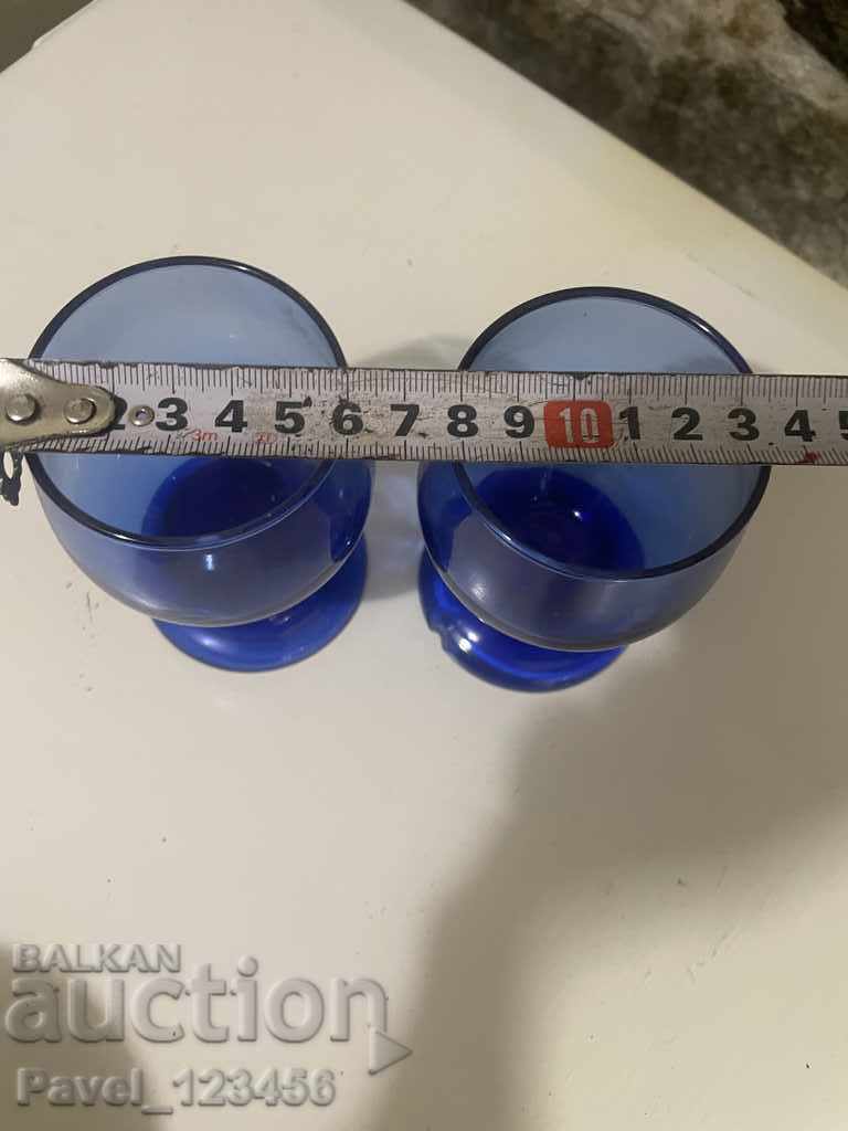 Παράδοση 2 παλιά μπλε κύπελλα Παράδοση 2 παλιά μπλε κύπελλα