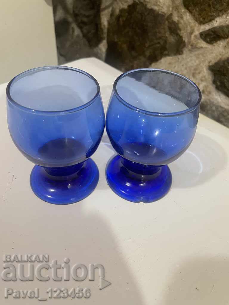 2 old blue cups