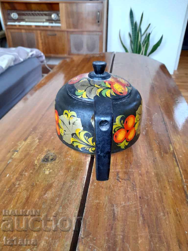 Παράδοση παλιά τσαγιέρα Παράδοση παλιά τσαγιέρα